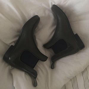 Hunter Style Rain Boots Men’s 9 Women’s 11